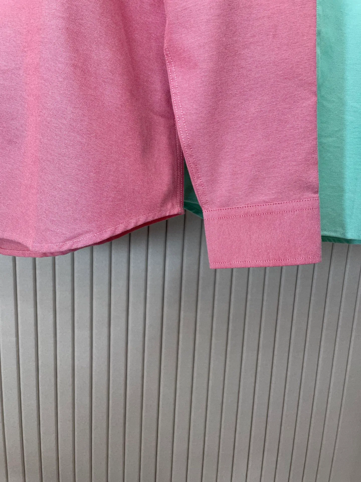 P220 🌸🌸🌸 POLO Ralph Lauren [High Quality] Classic shirt! Classic casual shirt made of pure cotton fabric with unique design, simple, clean and classic version design. It is a versatile style that can be switched at will. The fabric feels soft and delicate, highly breathable, close to the skin and comfortable to wear. It can be worn alone as an inner layer. Its versatile performance is beyond your imagination! The upper body of the ready-to-wear is simple and classic yet elegant! Size:M-XXL